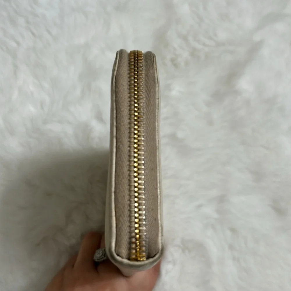 Prada Zip Continental Leather wallet - Picture 12 of 17